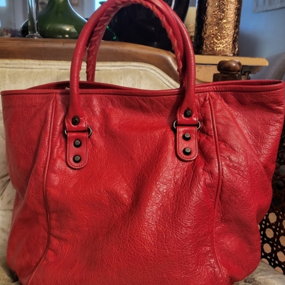 Authentic - Picture 2 of 14